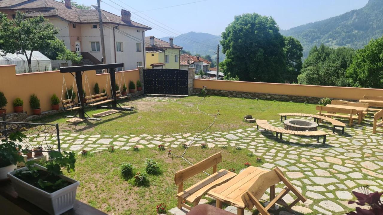 Guesthouse Nefertiti Smolyan Eksteriør bilde